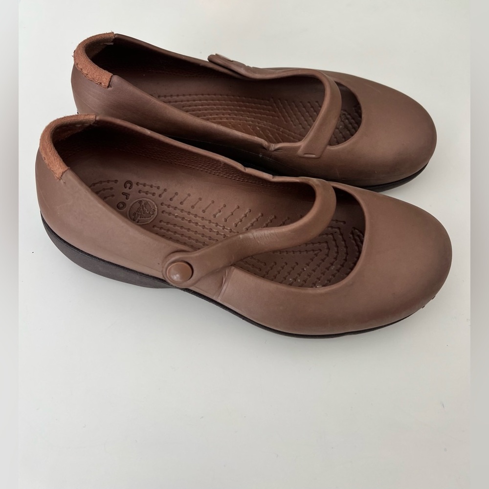 CROCS Croslite Mary Janes Comfort Shoes Women 5 Milk Chocolate Brown Slip Ons